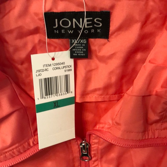 Woman’s jacket - Picture 6 of 8